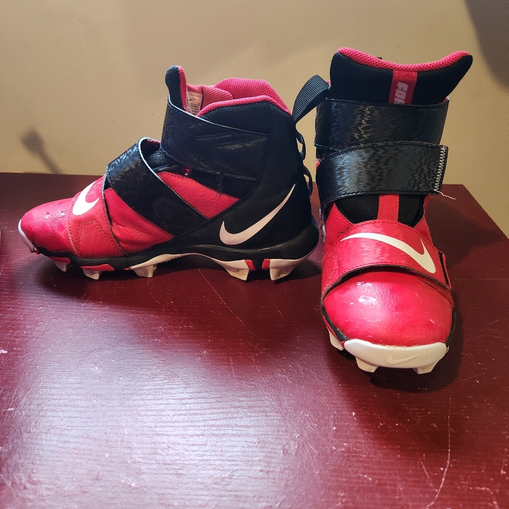 Nike Shark Youth Football Cleats